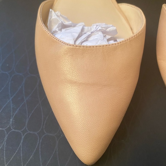 Nude/Natural Nine West Flats (NWOT) - Picture 12 of 12
